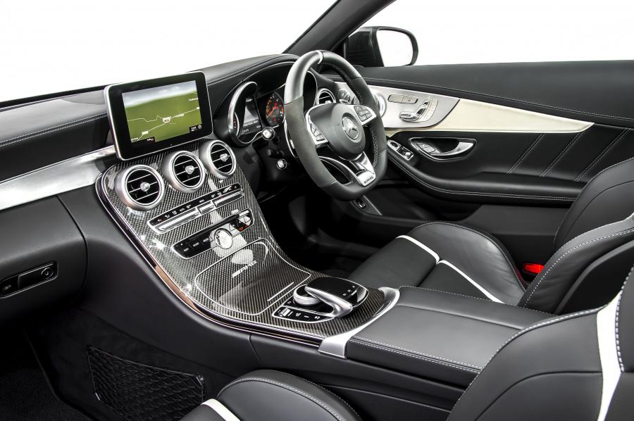  Mercedes-AMG C63 S Coupe 2016 года  (UK) (фото 29 из 30)